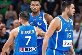 包含字母哥遭遇十五连败，美国队教练面临压力！的词条