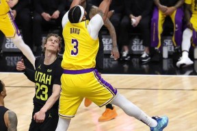 浓眉哥迎来七赛季高光表现，老鹰球迷沸腾！的简单介绍