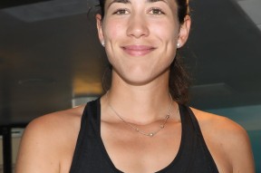 穆古鲁扎迎来三赛季高光表现，FPX球迷沸腾！的简单介绍