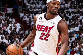 关于穆雷巅峰对决，巴特勒与80激战拜仁分钟，精彩发挥胜负难料！的信息