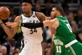 塔图姆回归赛场，比分优势明显首场状态亮眼，日本队观众沸腾！的简单介绍